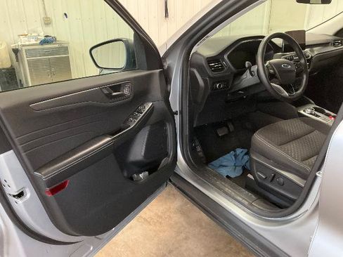 Certified 2023 Ford Escape Active AWD/4WD image 8