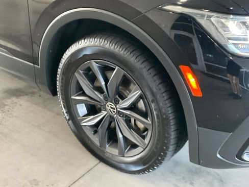 Used 2023 Volkswagen Tiguan SE FWD image 25