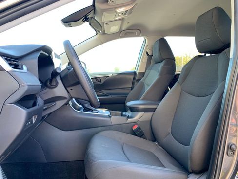 Used 2025 Toyota RAV4 LE image 25