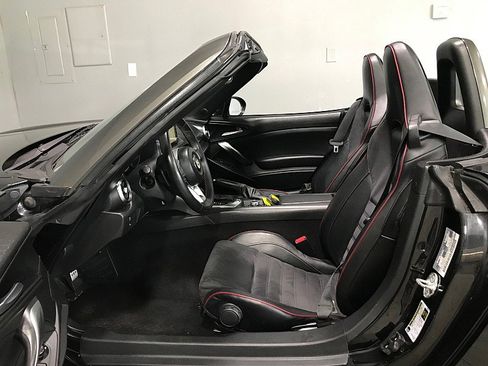 Used 2017 FIAT 124 Spider Abarth image 18