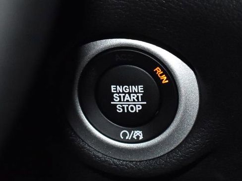 New 2026 Chrysler Pacifica Select w/ S Appearance Package image 22