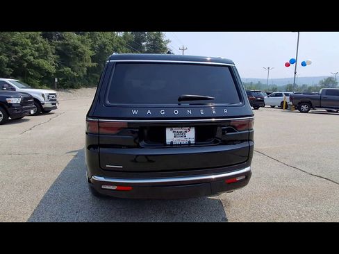 Used 2023 Jeep Wagoneer 4WD image 7