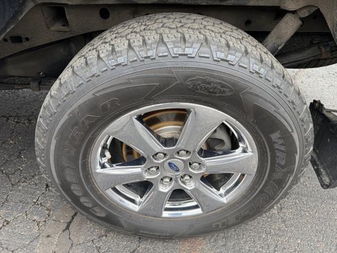 Used 2019 Ford F150 XLT w/ Equipment Group 302A Luxury image 6