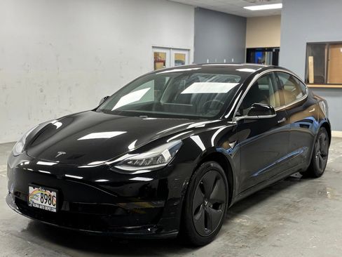 Used 2018 Tesla Model 3 Long Range image 1