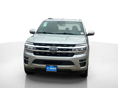 Used 2023 Ford Expedition Limited image 2