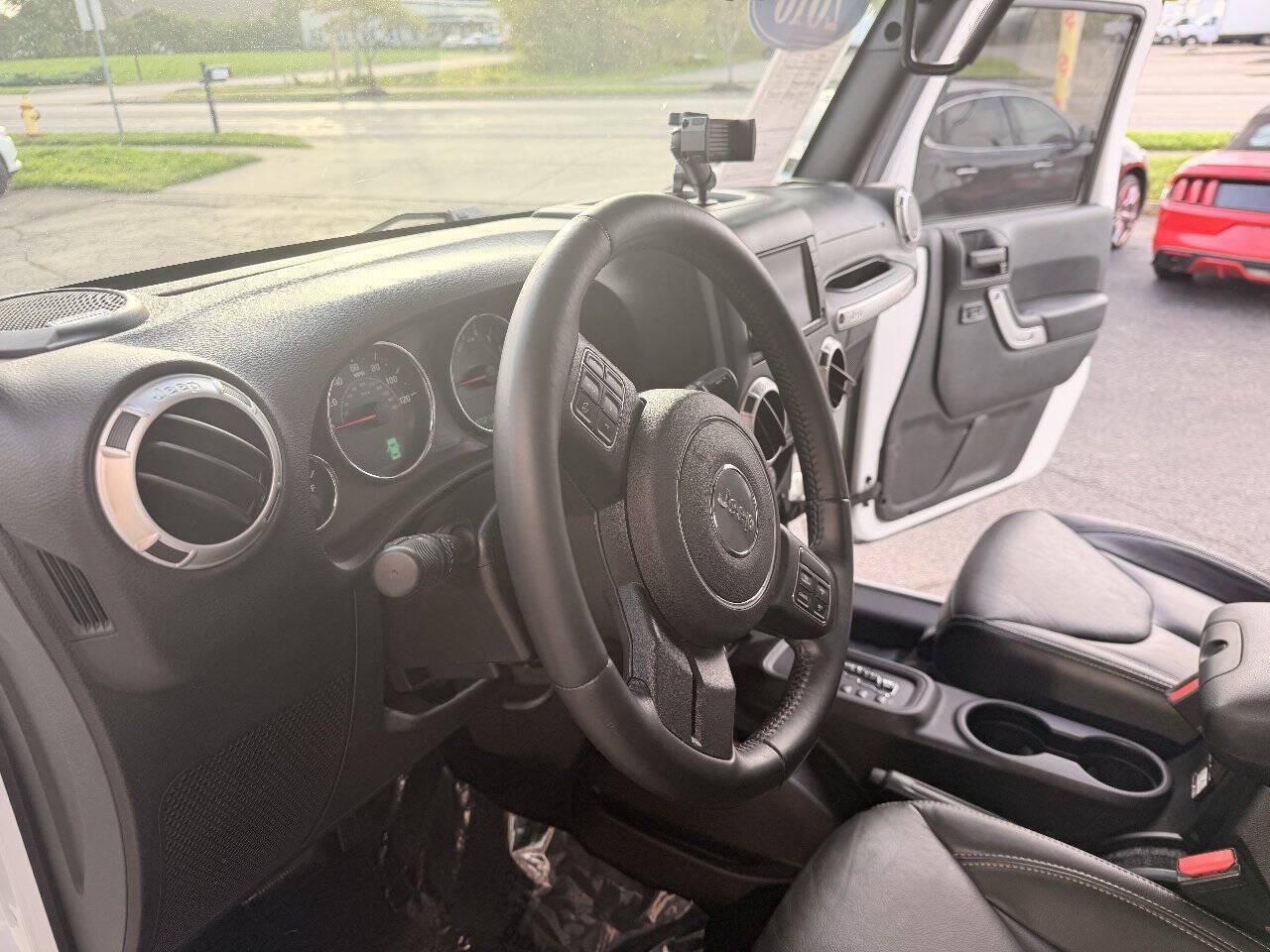 Used 2016 Jeep Wrangler Sahara w/ Dual Top Group AWD/4WD image 8