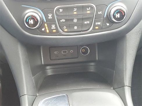 Used 2021 Chevrolet Equinox LT image 20