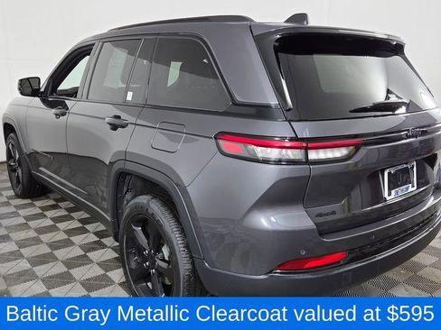 Used 2023 Jeep Grand Cherokee Altitude image 7