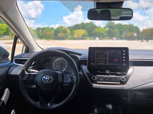 Used 2021 Toyota Corolla LE FWD image 14