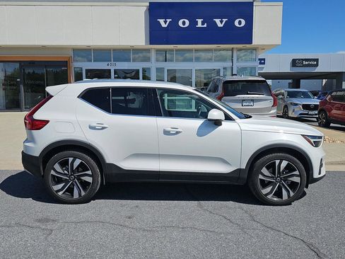 Used 2025 Volvo XC40 B5 Ultra w/ Climate Package AWD/4WD image 6