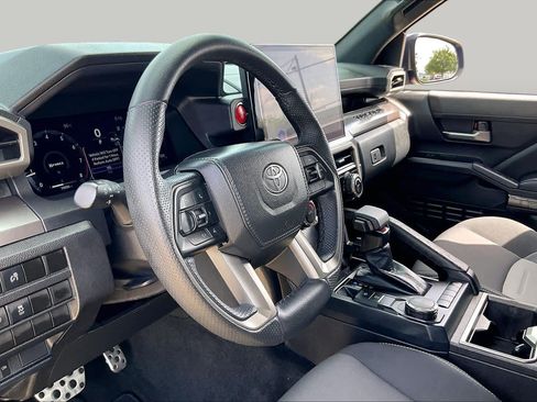 Used 2025 Toyota Tacoma TRD Sport RWD image 18