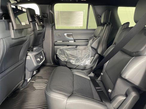 New 2026 Ford Expedition Max Platinum w/ Stealth Performance Package AWD/4WD image 4