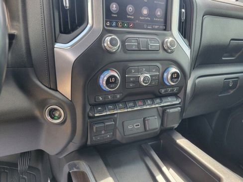 Used 2020 GMC Sierra 1500 SLT AWD/4WD image 17
