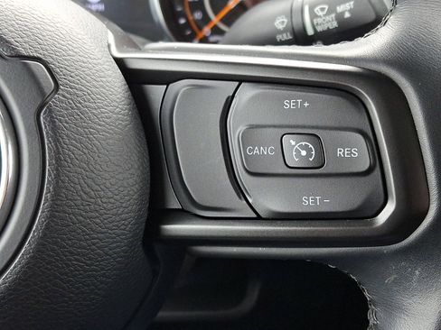 Certified 2022 Jeep Gladiator Sport image 21