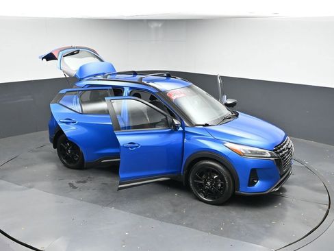 Used 2024 Nissan Kicks SR w/ Exterior Package image 43