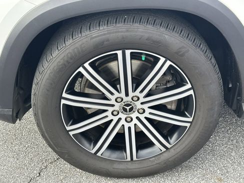 Used 2025 Mercedes-Benz GLE 450e 4MATIC image 13