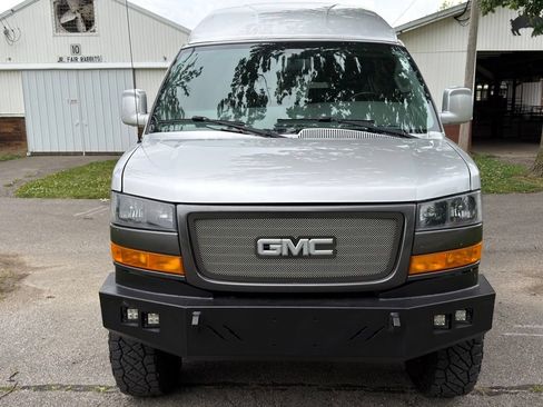 Used 2018 GMC Savana 3500 Extended RWD image 20
