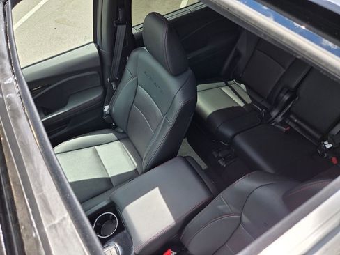 Used 2025 Honda Passport Black Edition image 9