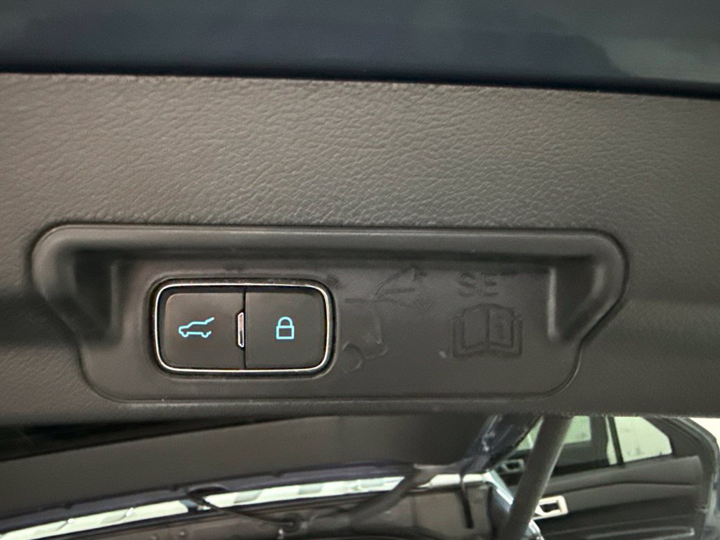 Used 2021 Ford Explorer XLT w/ Equipment Group 202A AWD/4WD image 45