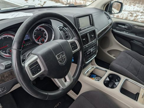 Used 2011 Dodge Grand Caravan Crew image 23