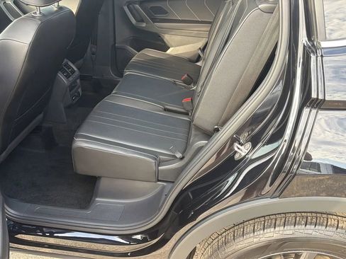 Used 2022 Volkswagen Tiguan SE image 10