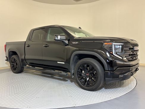 Used 2024 GMC Sierra 1500 Elevation w/ Elevation Premium Package image 7
