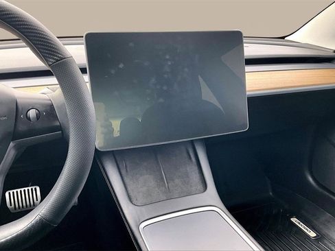 Used 2021 Tesla Model 3 Standard Range Plus image 6