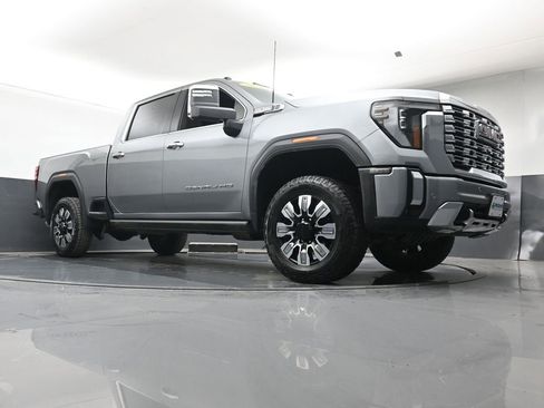 Used 2024 GMC Sierra 2500 Denali w/ Denali Reserve Package AWD/4WD image 25