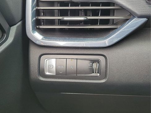 Used 2025 GMC Acadia Elevation image 14