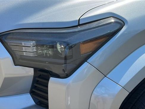 New 2026 Toyota Tacoma SR5 AWD/4WD image 4