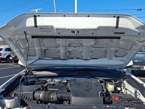 Certified 2016 Toyota Tacoma SR image 27