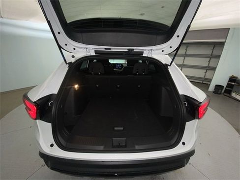 Used 2025 Chevrolet Trax RS image 23