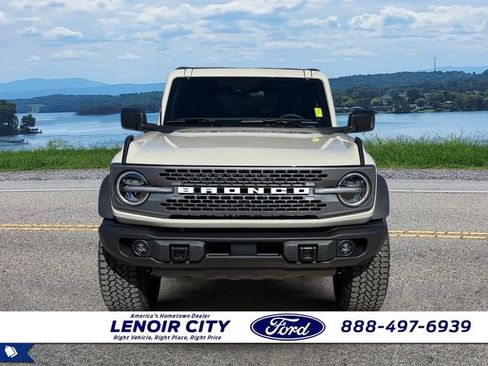 New 2025 Ford Bronco Badlands w/ Sasquatch Package image 2