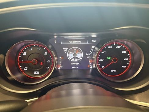 Used 2019 Dodge Charger SXT image 23