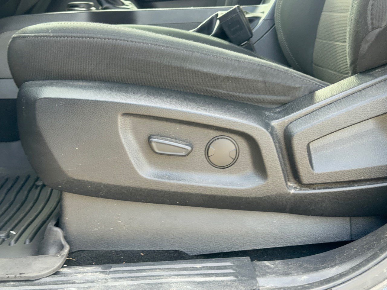 Used 2019 Ford Ranger XLT w/ Equipment Group 302A Luxury AWD/4WD image 16