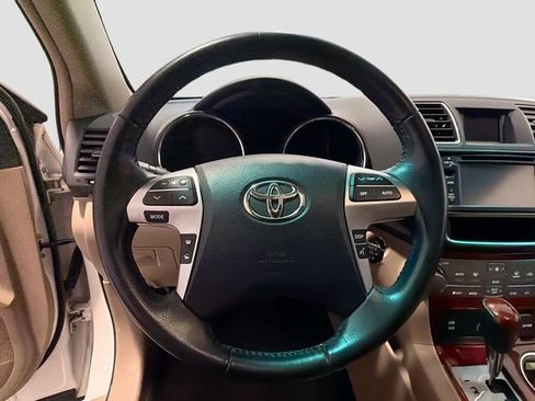 Used 2013 Toyota Highlander Limited FWD image 8