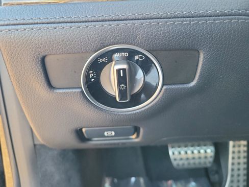 Used 2015 Mercedes-Benz SL 400 image 17