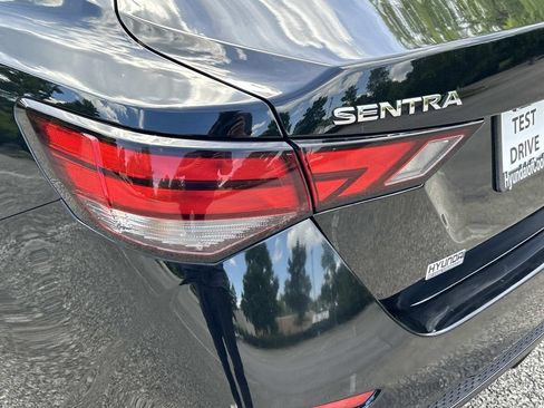 Used 2022 Nissan Sentra SV FWD image 12