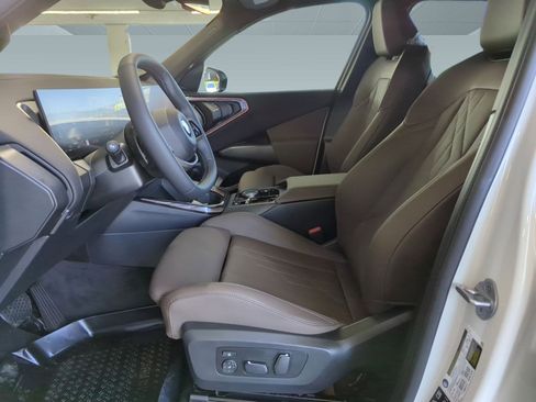 Used 2025 BMW X3 xDrive30i w/ Premium Package image 12