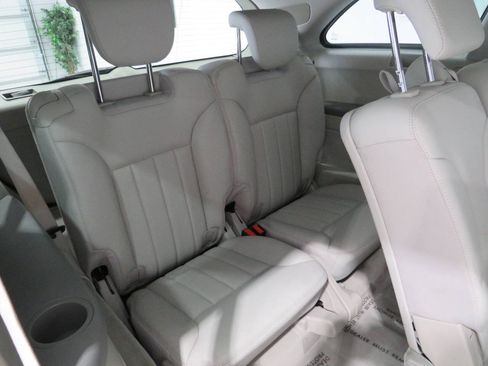 Used 2010 Mercedes-Benz R 350 4MATIC image 12