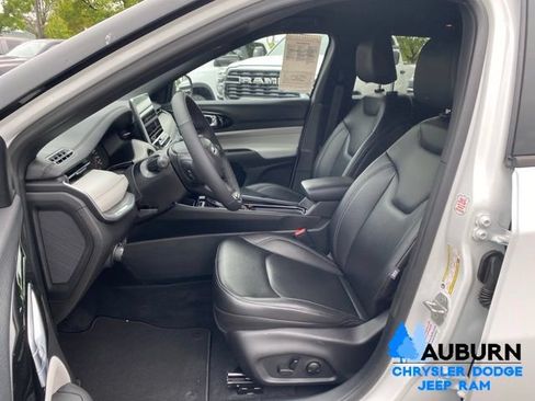 Used 2026 Jeep Compass Limited AWD/4WD image 30