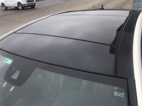 Used 2011 Mercedes-Benz E 350 4MATIC Sedan image 4