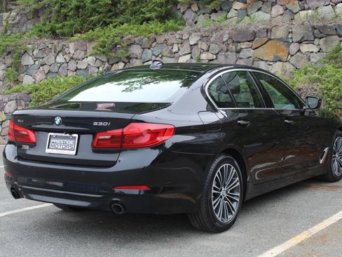 Used 2017 BMW 530i xDrive AWD/4WD image 9