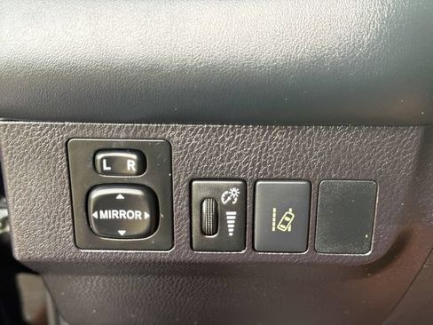 Used 2018 Toyota RAV4 SE w/ Power Extra Value Package FWD image 23