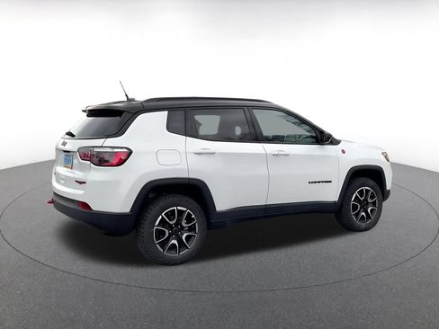 Used 2025 Jeep Compass Trailhawk AWD/4WD image 15