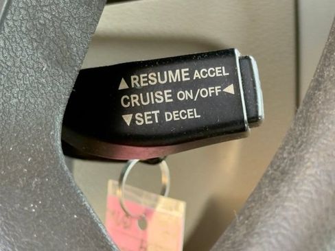 Used 2010 Dodge Caliber SXT FWD image 22