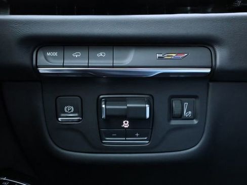 Certified 2025 Cadillac Escalade V w/ LPO, ONYX Package image 26