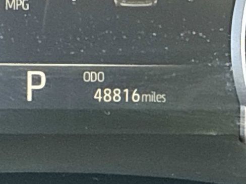 Used 2024 Toyota Highlander LE image 32