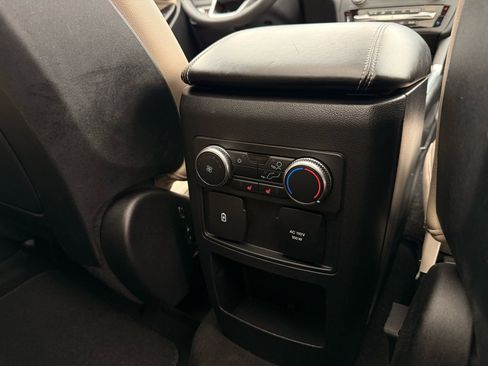 Used 2020 Ford Explorer Limited image 32