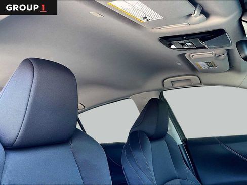 Used 2023 Toyota Venza LE AWD/4WD image 13